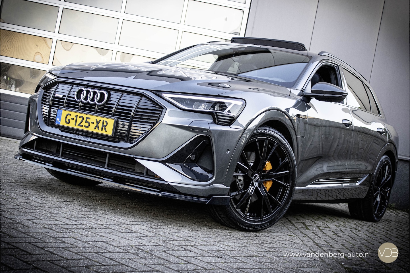 Audi e-tron - 50 Quattro 3x S-Line Black Edition 22inch PANO Virtual Origineel NL - AutoWereld.nl