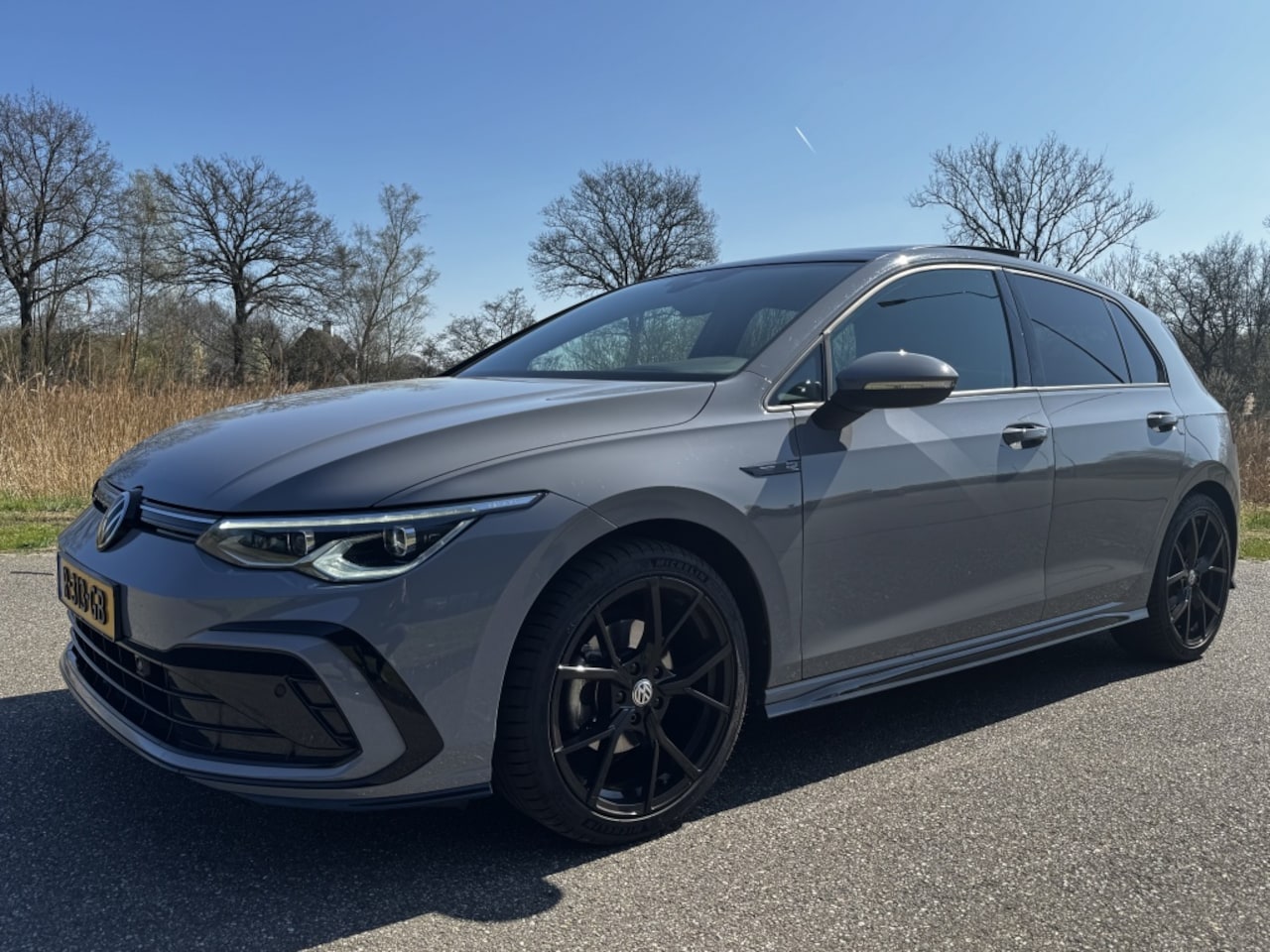 Volkswagen Golf - 1.5 eTSI R-Line Bns+ - AutoWereld.nl