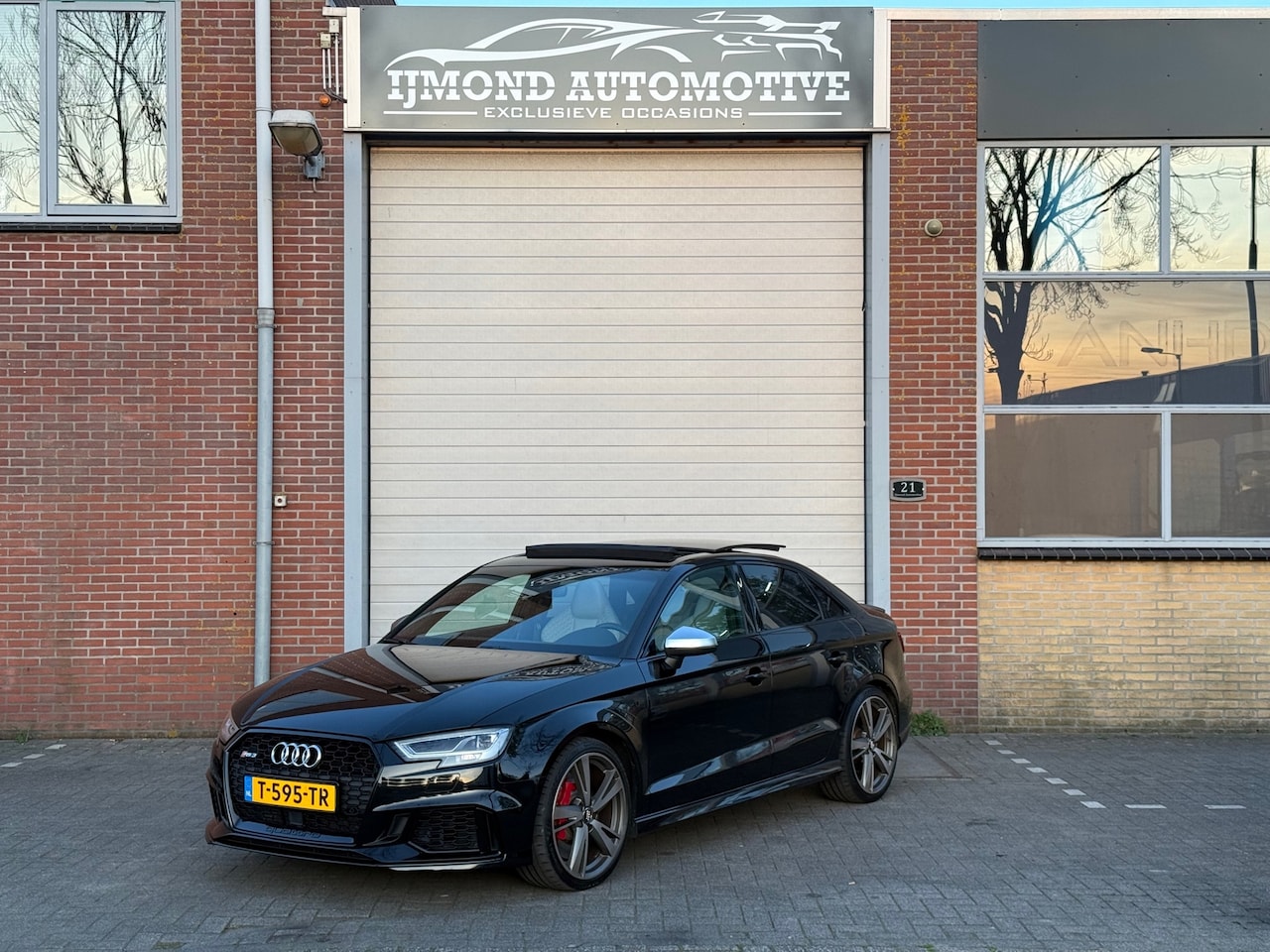 Audi A3 Limousine - 2.5 TFSI RS 3 quattro Pano Leer Voll - AutoWereld.nl