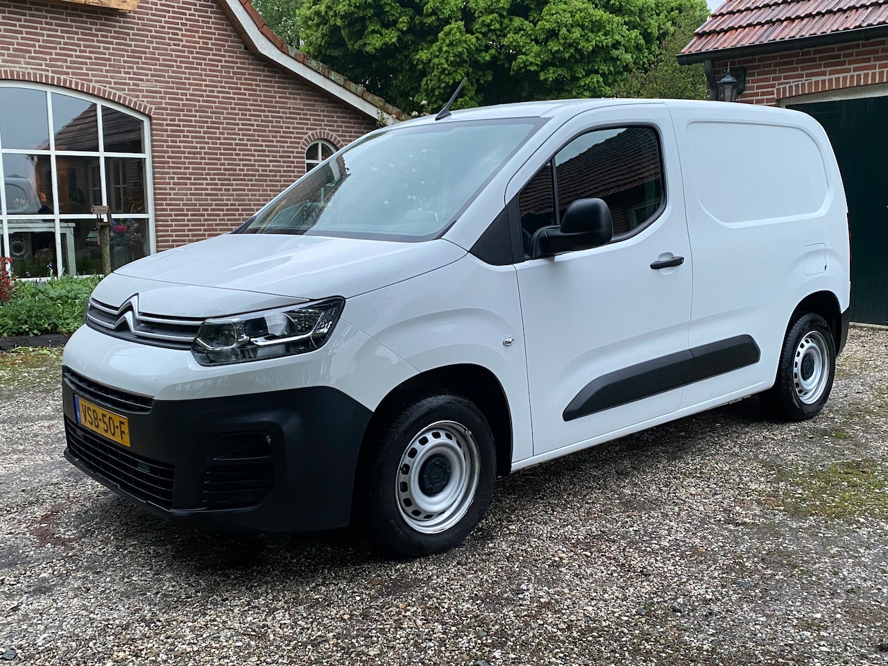 Citroën Berlingo - 1.5 BlueHDI Club NAVIGATIE AIRCO SCHUIFDEUR - AutoWereld.nl