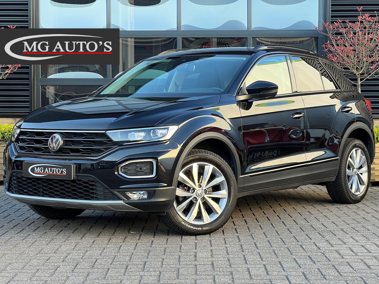 Volkswagen T-Roc - 1.5 TSI Style Business | Adaptive Cruise Control | Apple CarPlay/Android Auto | Climate Co - AutoWereld.nl