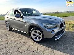 BMW X1 - SDrive18i Executive NAP/ AIRCO/ TREKHAAK/ CRUISE/ VELGEN