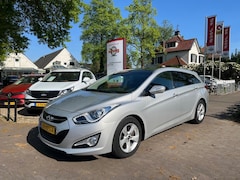 Hyundai i40 Wagon - 2.0 GDI 177PK AUTOMAAT / SCHUIFDAK / CAMERA / NAVI