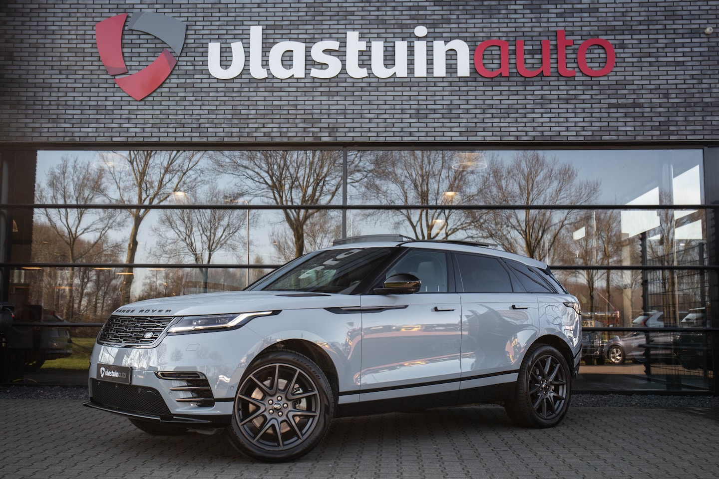 Land Rover Range Rover Velar - 2.0 P400e R-Dynamic SE , Panoramadak, Adap. cruise, Meridian, - AutoWereld.nl