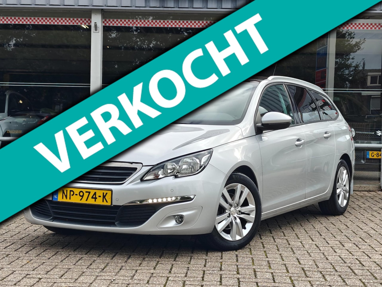 Peugeot 308 SW - 1.2 PureTech Blue Lion | NL auto| Parkeersensoren voor en achter| Panoramadak - AutoWereld.nl