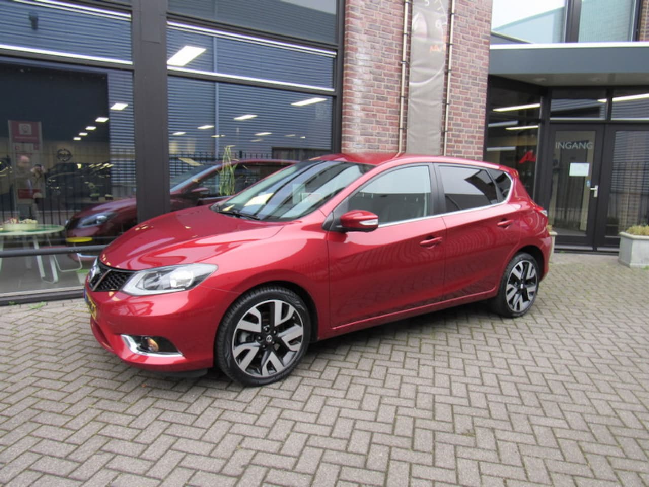 Nissan Pulsar - 1.6 190pk DIG-T Tekna uitvoering Leder / camera 360/ navigatie/ cruise/ stoelverwarming/ l - AutoWereld.nl