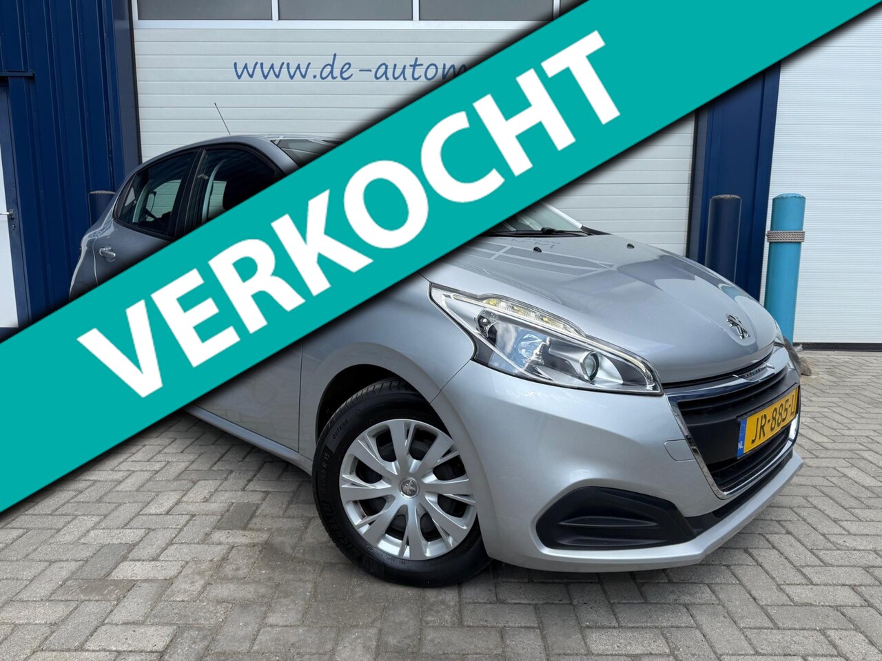 Peugeot 208 - 1.2 PureTech AUTOMAAT 5-drs / NAVI / CRUISE / ECC / TREKHAAK / APK 03-2026 - AutoWereld.nl