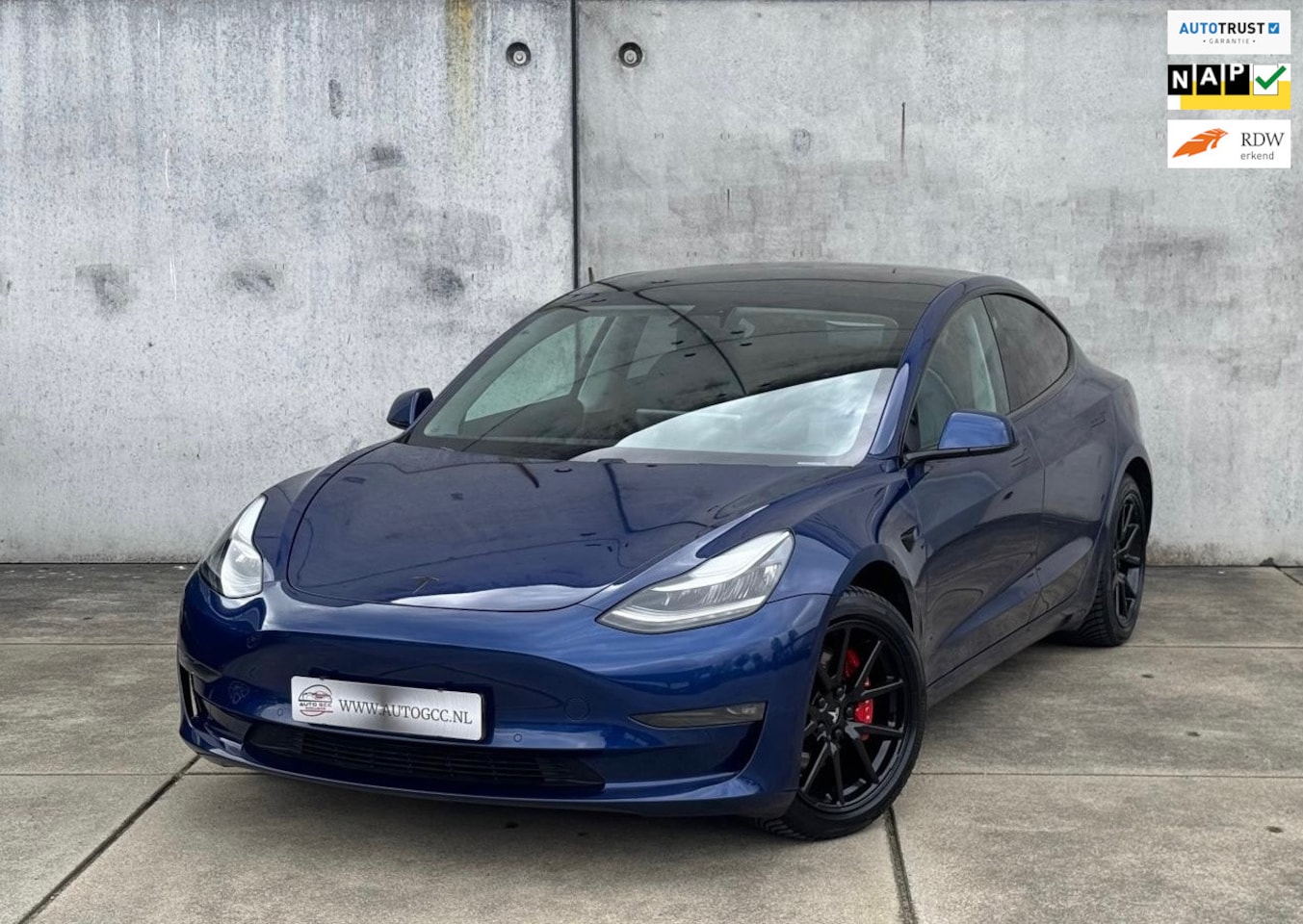 Tesla Model 3 - Long Range RWD Long Range AWD 75kWh SOH 88% AUTOPILOT PANO TREKHAAK NAP BTW - AutoWereld.nl
