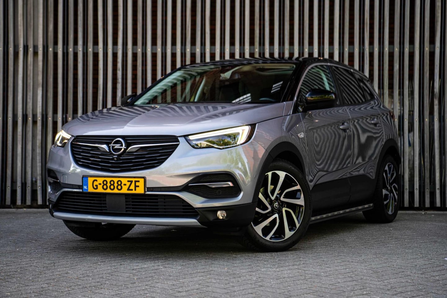 Opel Grandland X - 1.6 Turbo 181pk AUT Innovation |ALLE OPTIES| Trekhaak|Panorama|LED|Leder|19''|Camera|NL-AU - AutoWereld.nl