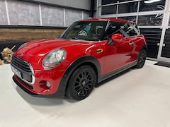 MINI One - 1.2 Salt. Automaat Airco, Panoramadak, Multimedia.Stoelverw. Zeer mooi