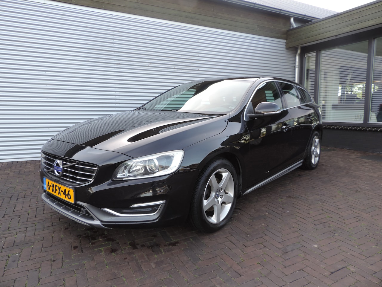 Volvo V60 - 1.6 D2 Summum 1.6 D2 Summum - AutoWereld.nl