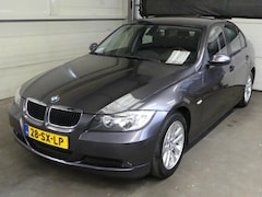 BMW 3-serie - 318i High Exec - Navigatie - Cruise Control