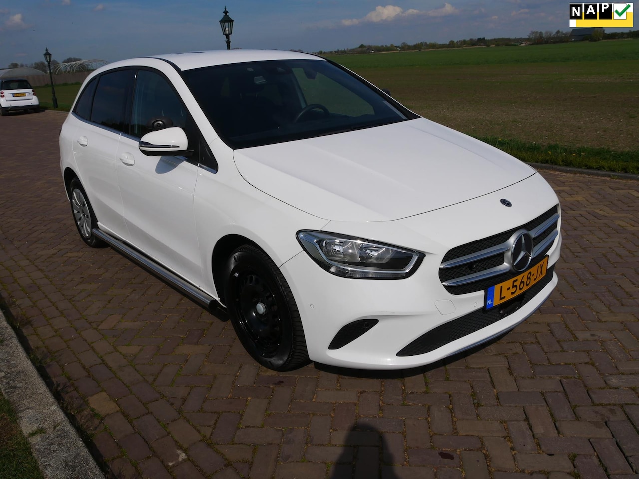 Mercedes-Benz B-klasse - 200d AUT ** EX POLITIE ---- NEW MODEL ** AC CAMERA - AutoWereld.nl