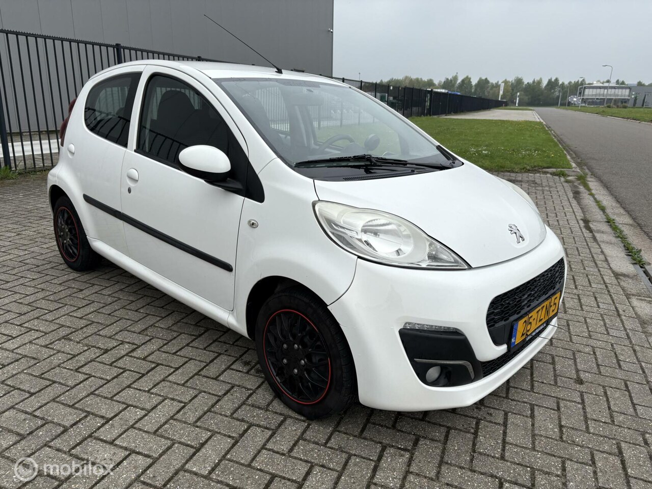 Peugeot 107 - 1.0 Blue Lease 1.0 Blue Lease - AutoWereld.nl