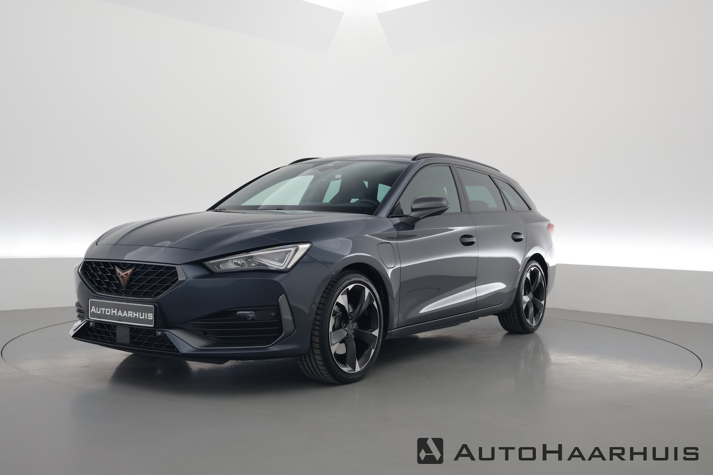 CUPRA Leon Sportstourer - 1.4 e-Hybrid | Navi | Camera | Stoel- Stuurverw. | Keyless | Park Assist - AutoWereld.nl