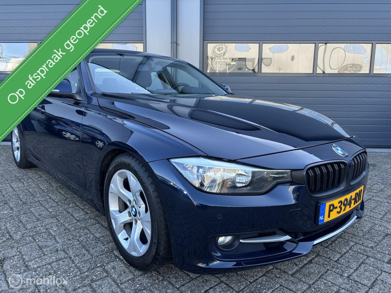 BMW 3-serie - 320i High Executive Uitvoering - AutoWereld.nl