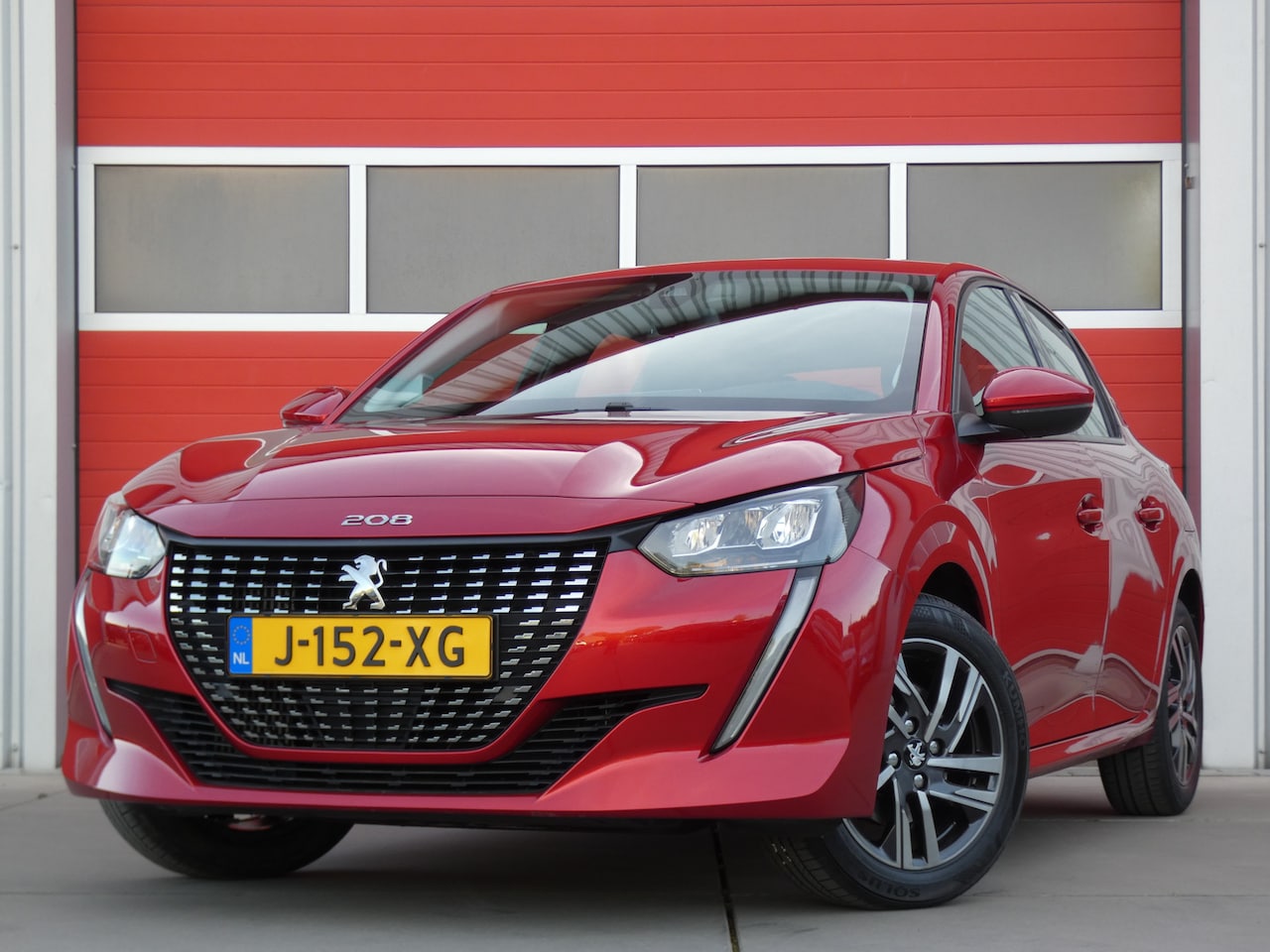 Peugeot 208 - 1.2 PureTech Allure/ automaat/ lage km/ zeer mooi! - AutoWereld.nl