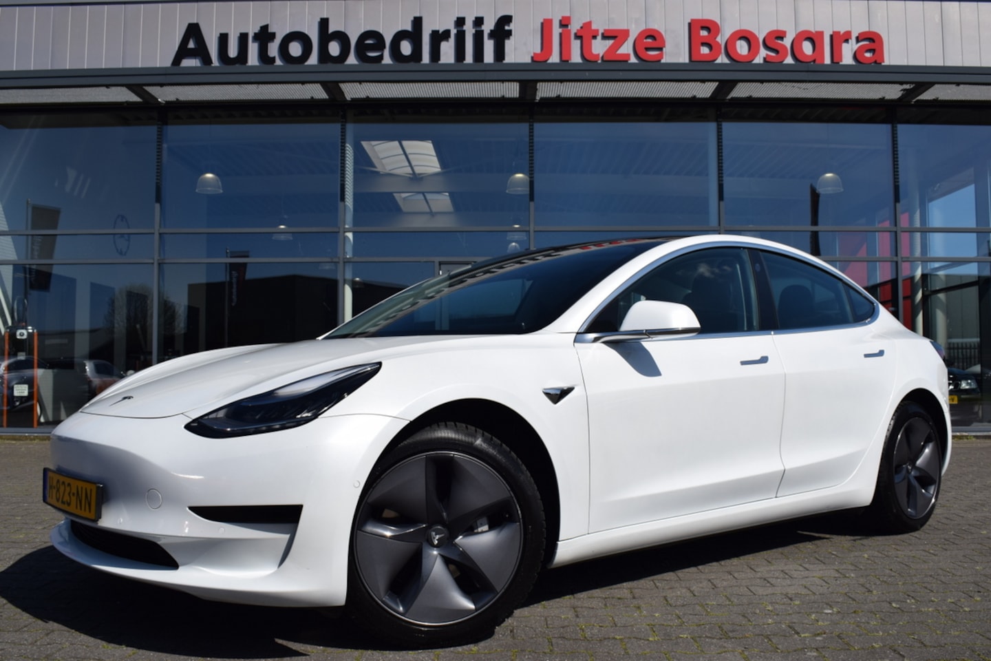 Tesla Model 3 - Standard Plus 60 kWh LED | Zwart Leder | Panoramadak | Autopilot | 360°Camera | 18 Inch LM - AutoWereld.nl