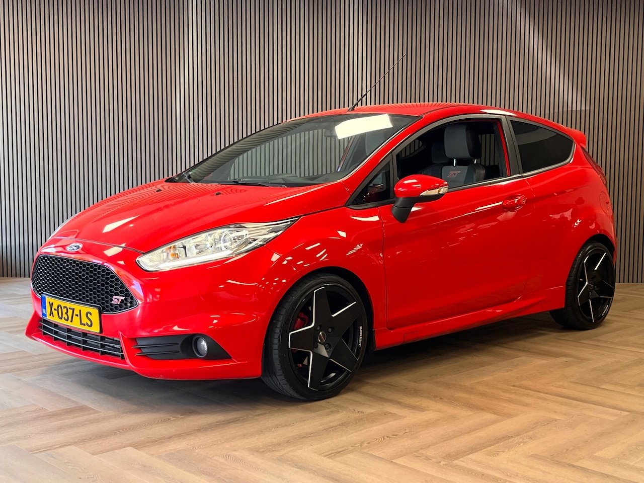 Ford Fiesta - 1.6 ST2 RECARO SPORTSTOELEN, STOELVERWARMING, BORBET 17" VELGEN - AutoWereld.nl