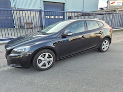 Volvo V40 - 2.0 D4 R-Design Business *217.478 KM *NAVI*CLIMA