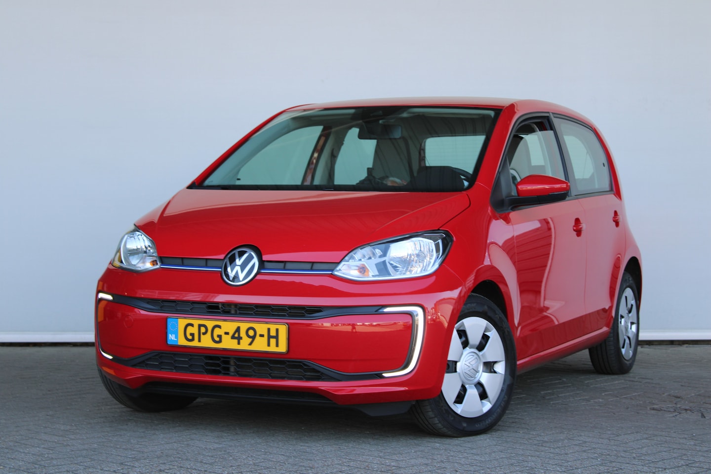 Volkswagen e-Up! - Volkswagen | Achteropkomend verkeer waarschuwing | Airco (automatisch) | DAB ontvanger - AutoWereld.nl