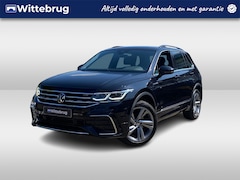 Volkswagen Tiguan - 1.5 TSI 150PK DSG R-Line / Digital Cockpit Pro / Parkeersensoren vóór en achter / Getint G