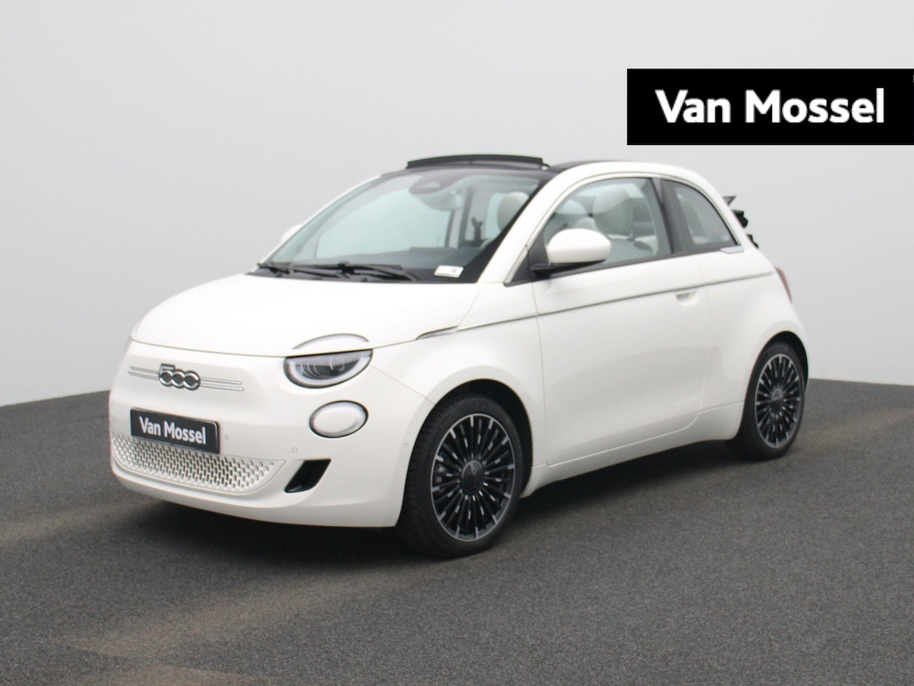 Fiat 500 C - 500e La Prima 42 kWh | Leder interieur | Navigatie | Climate Control | Parkeersensoren | L - AutoWereld.nl
