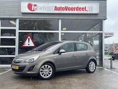 Opel Corsa - 1.4-16V Cosmo Automaat / Vol opties / Fietsendrager / 2012