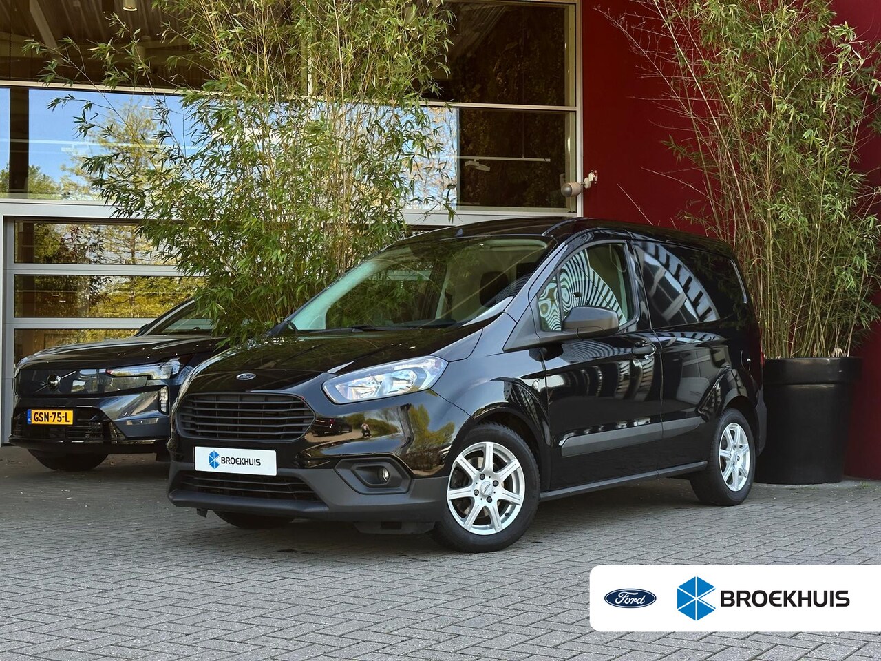 Ford Transit Courier - Ford 1.5 TDCI Trend | Cruise control | Navigatie | Camera - AutoWereld.nl