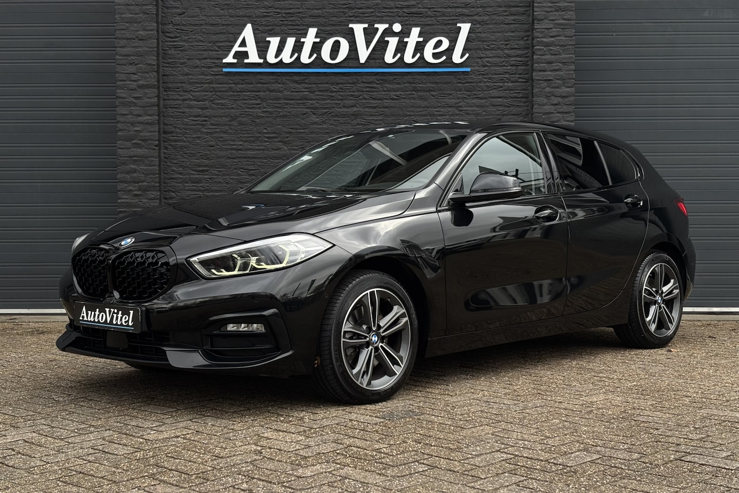 BMW 1-serie - 118i Sport Line | Camera | Trekhaak | LED | Sportstoelen | Sportstuur | 2022 - AutoWereld.nl