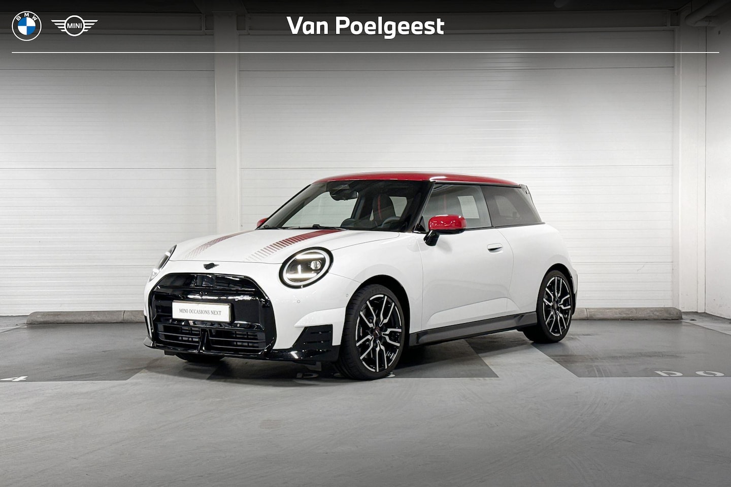 MINI Mini-Electric - Cooper SE |  John Cooper Works Uitvoering | Pakket XL | 18" JCW Lap Spoke two-tone - AutoWereld.nl