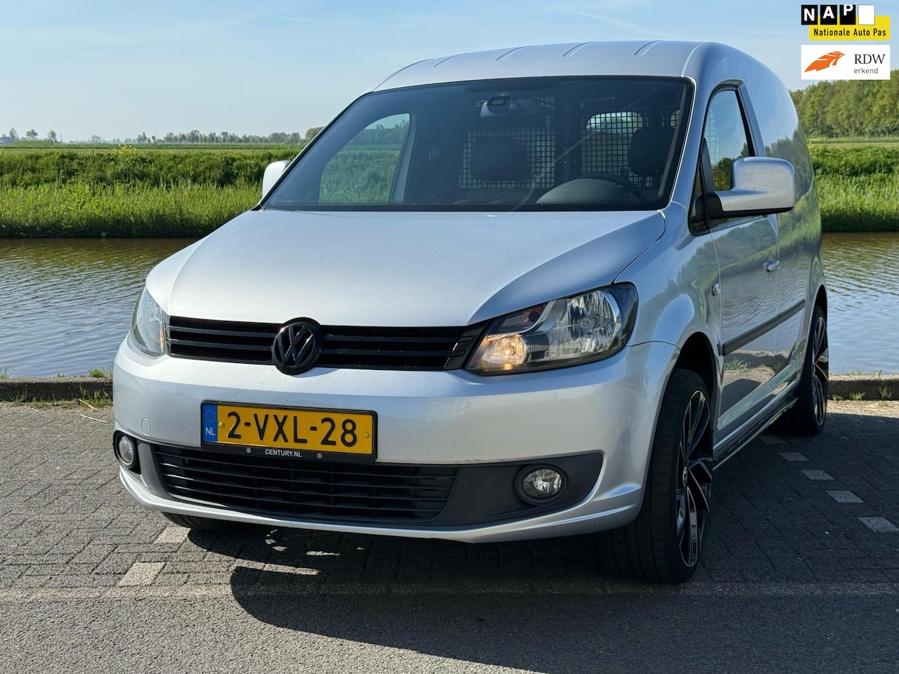 Volkswagen Caddy - 1.6 TDI Airco / Navigatie / Trekhaak / MARGE - AutoWereld.nl