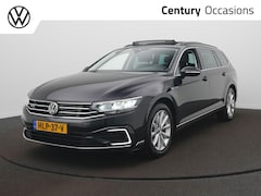 Volkswagen Passat Variant - 1.4 TSI PHEV GTE Business Panoramadak / Trekhaak / Adaptieve Cruise
