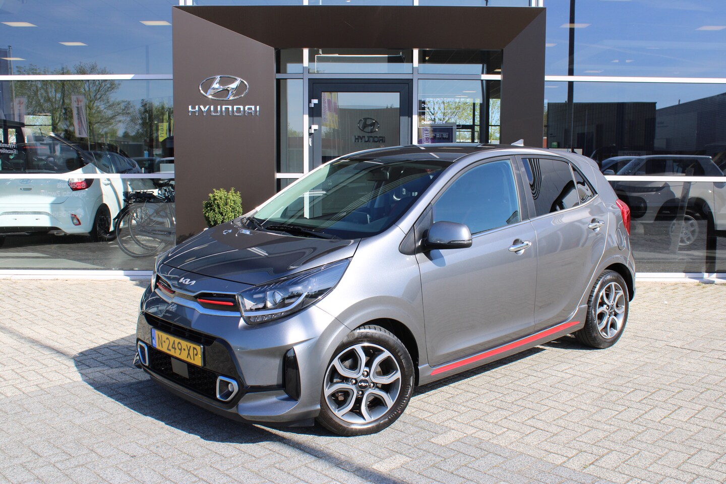Kia Picanto - Kia 1.0 DPi GT-Line | Lederen bekleding | Handgeschakeld | Achteruitrijcamera | Parkeersen - AutoWereld.nl