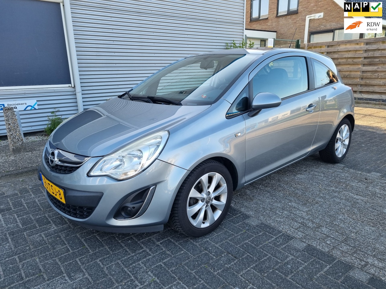 Opel Corsa - 1.2-16V Anniversary Edition 3-Drs Airco! Bj:2012 NAP! - AutoWereld.nl