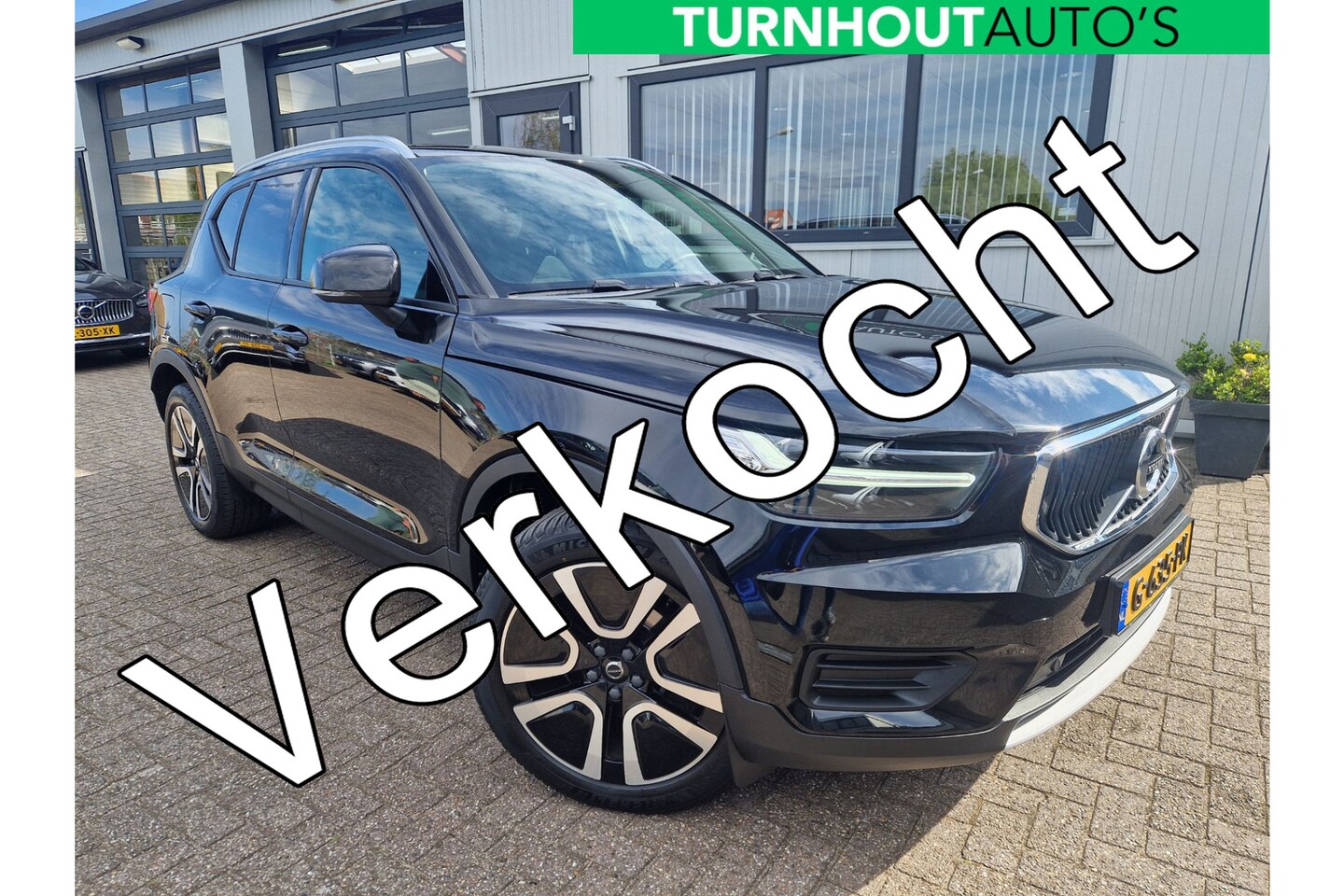 Volvo XC40 - 1.5 T3 Momentum Pro Panoramadak | 19"| getinte ramen - AutoWereld.nl