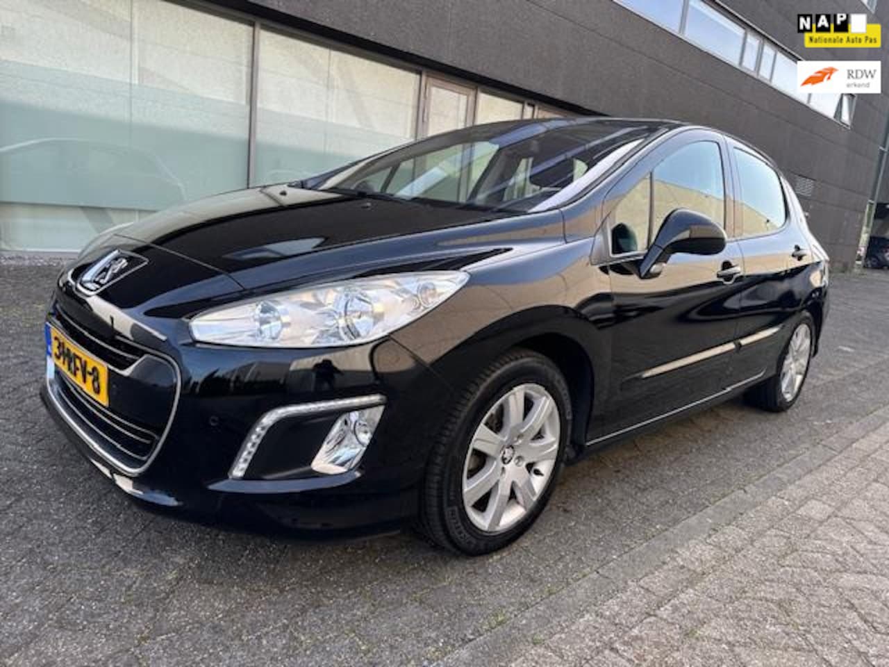 Peugeot 308 - 1.6 VTi Première CLIMAT BJ 5-2011 APK 5-2026 - AutoWereld.nl
