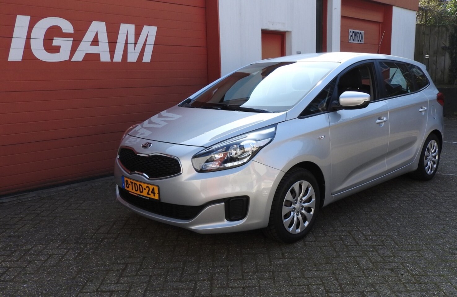 Kia Carens - 1.6 GDi Comf L,7p,airco,CC,trekhaak - AutoWereld.nl