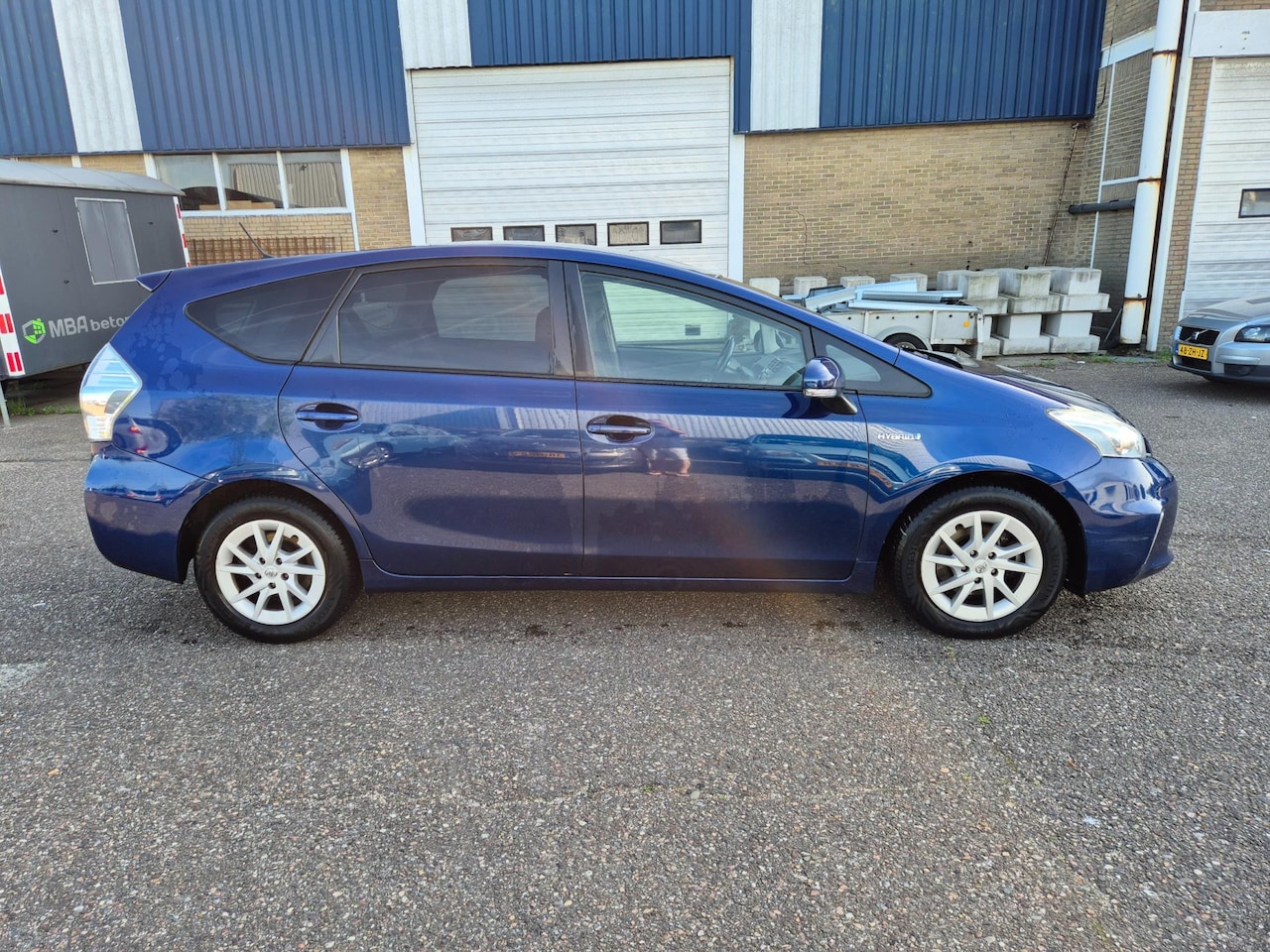 Toyota Prius Wagon - 1.8 Aspiration 7 pers/ automaat/ dealer onderhouden - AutoWereld.nl