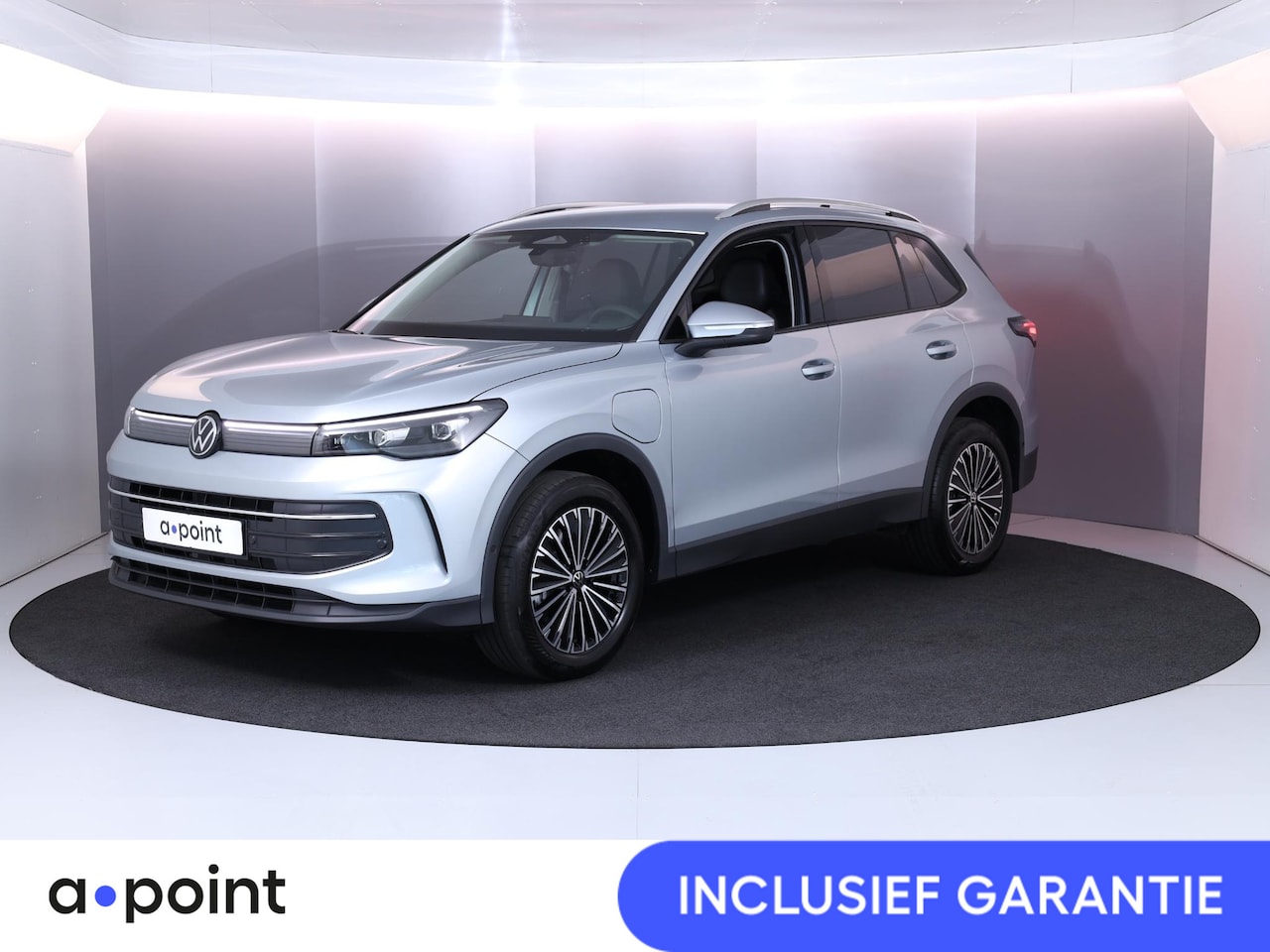 Volkswagen Tiguan - 1.5 eHybrid Life PHEV 204PK | Assistentie pakket | Stoelverwarming voor+achter | 18"Lm vel - AutoWereld.nl