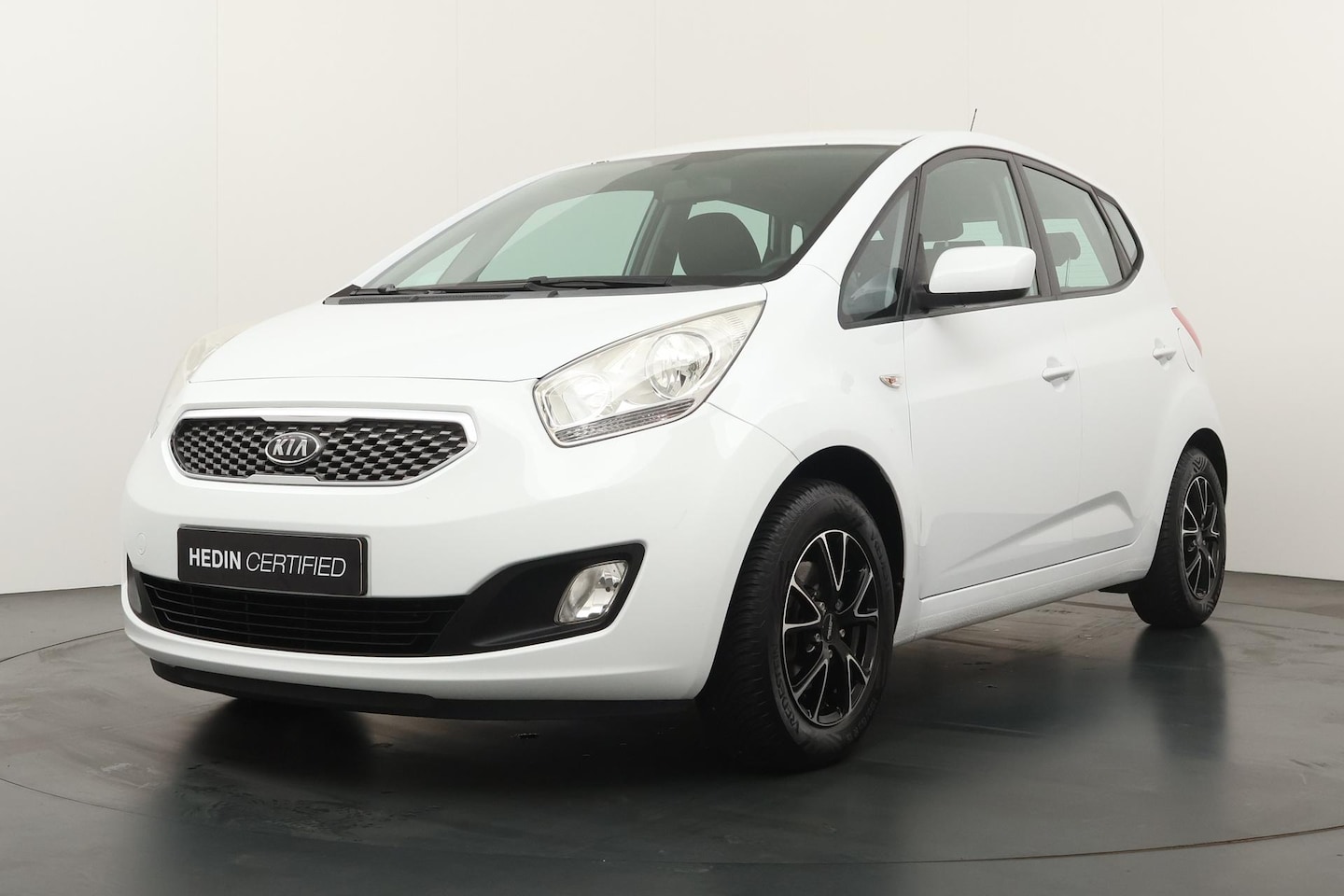 Kia Venga - 1.4 90pk Seven | Navigatie | Parkeer Camera | Trekhaak | Airco | Cruise Control | All Seas - AutoWereld.nl