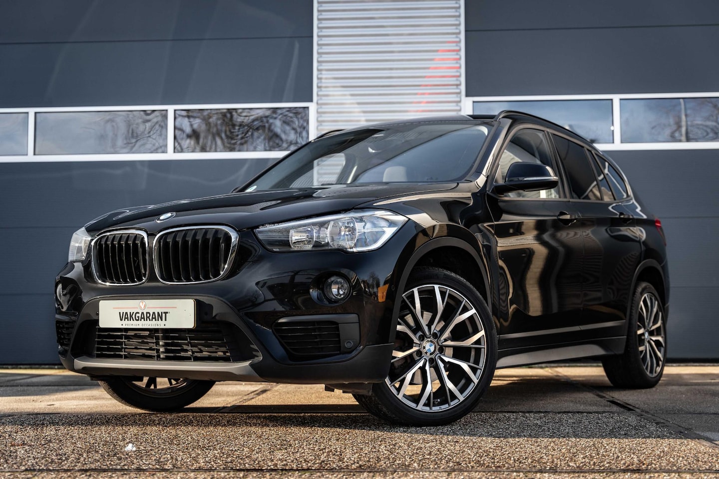 BMW X1 - sDrive18i Centennial High Executive |Stoelverw. |Navi |Cruise |Climate Control - AutoWereld.nl