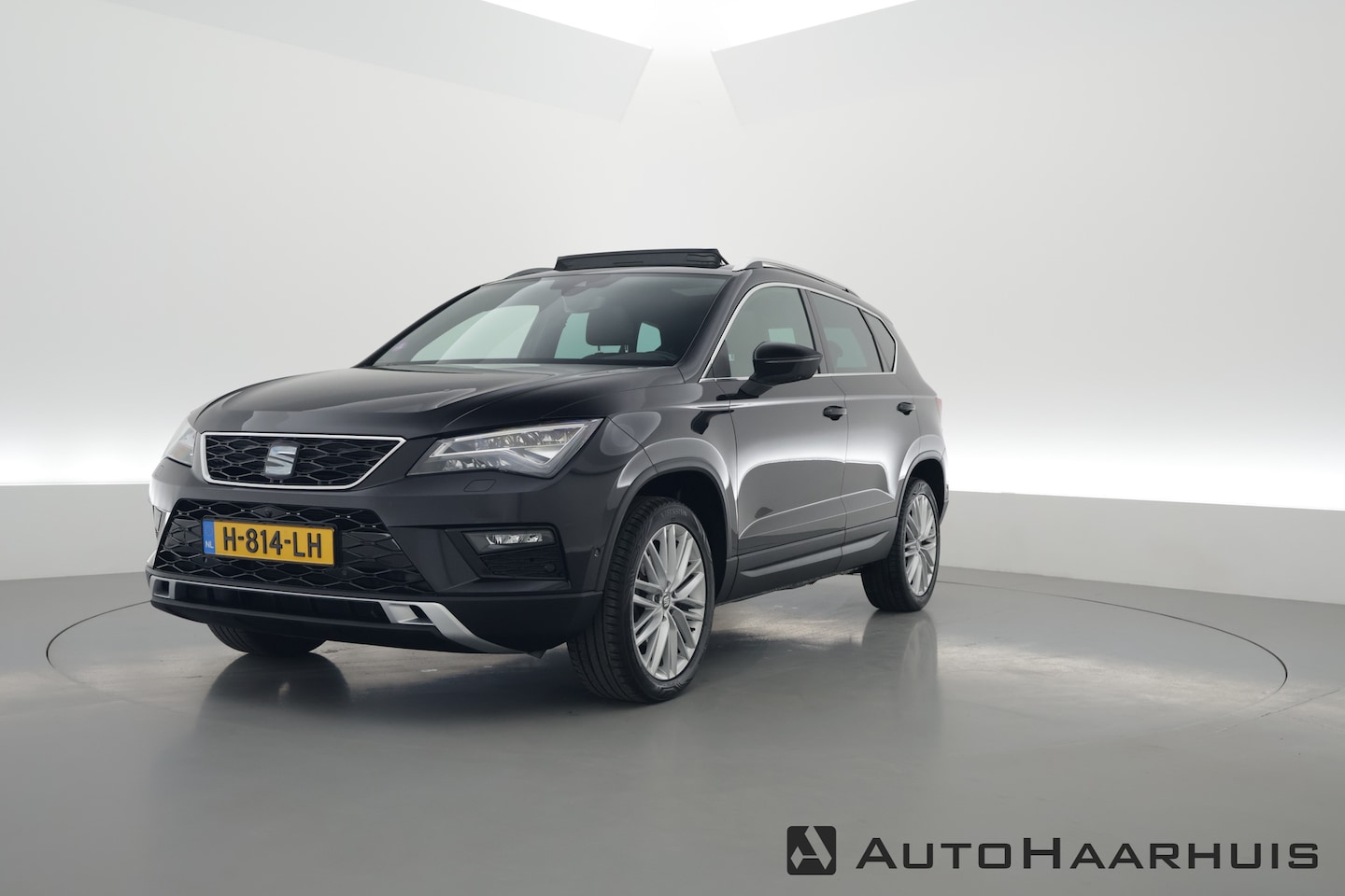 Seat Ateca - 1.5 TSI Xcellence Business Intense | Pano | Trekhaak | Adapt. cuirse | Stoelverw. | CarPla - AutoWereld.nl
