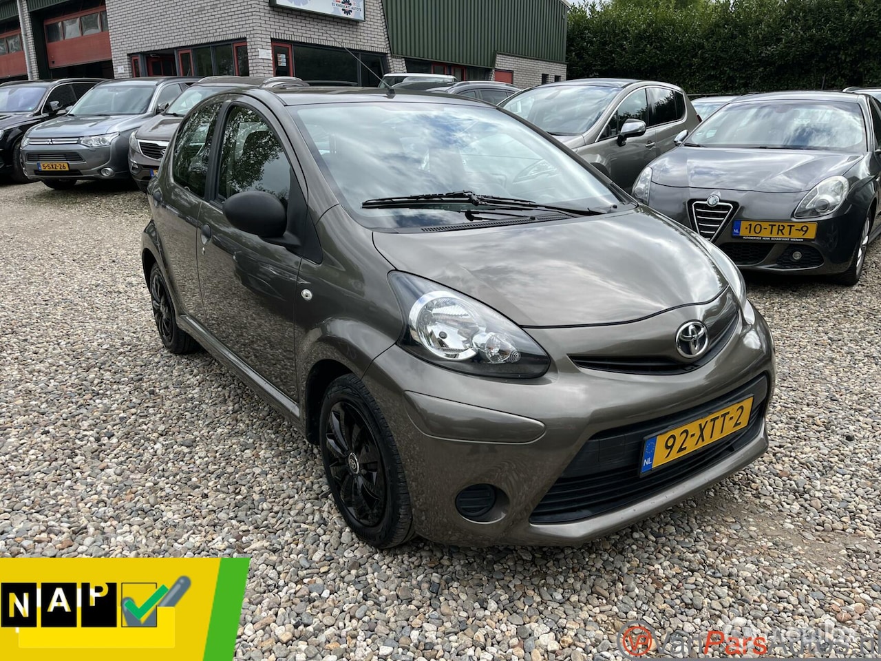 Toyota Aygo - 1.0 VVT-i Comfort 1.0 VVT-i Comfort,5drs,Airco - AutoWereld.nl