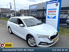 Skoda Octavia Combi - 1.0 TSI Business Edition Dec. '20 met o.a. trekhaak, LED, navi, CarPlay, PDC, etc