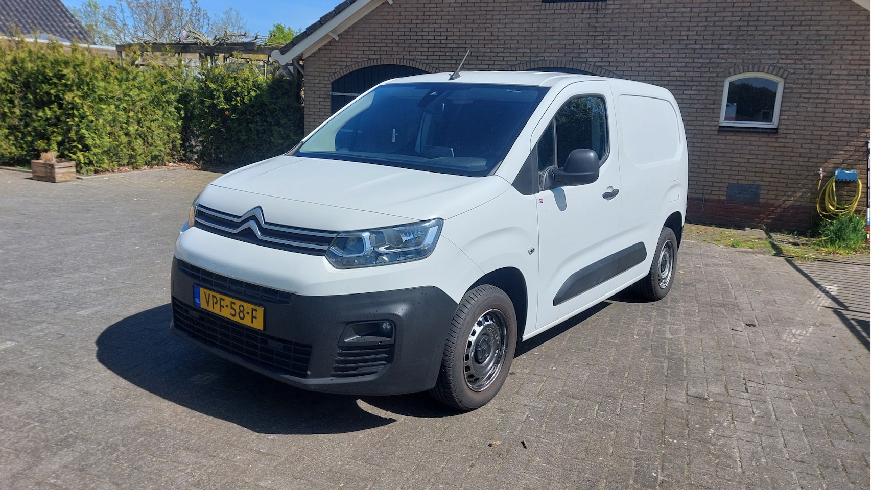 Citroën Berlingo - 1.5 BlueHDI Club AIRCO/NAVI BJ 2022 MOTOR DEFECT - AutoWereld.nl