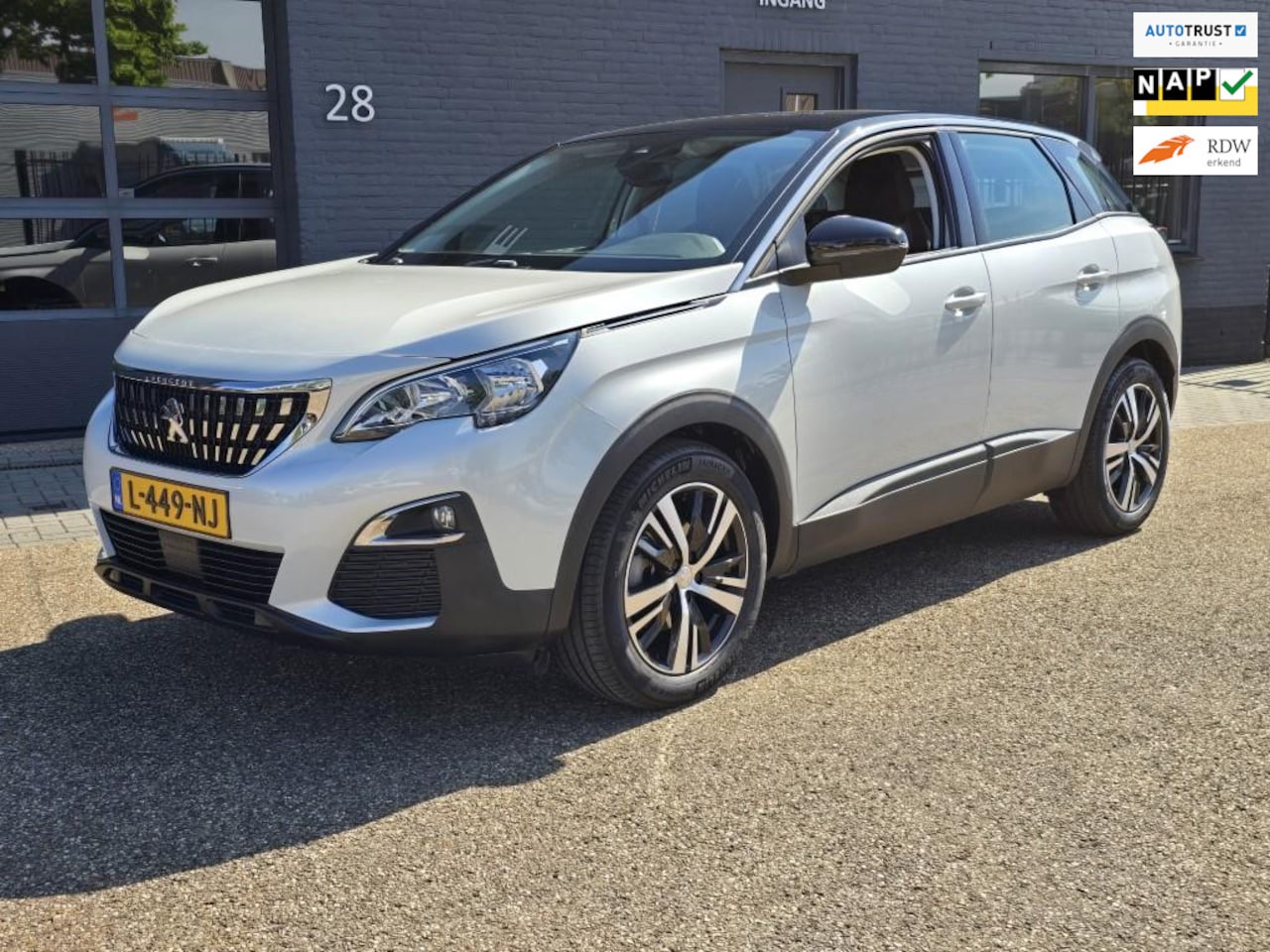 Peugeot 3008 - 1.2 PURETECH ALLURE DEALER ONDERHOUDEN 12 MAANDEN GARANTIE - AutoWereld.nl