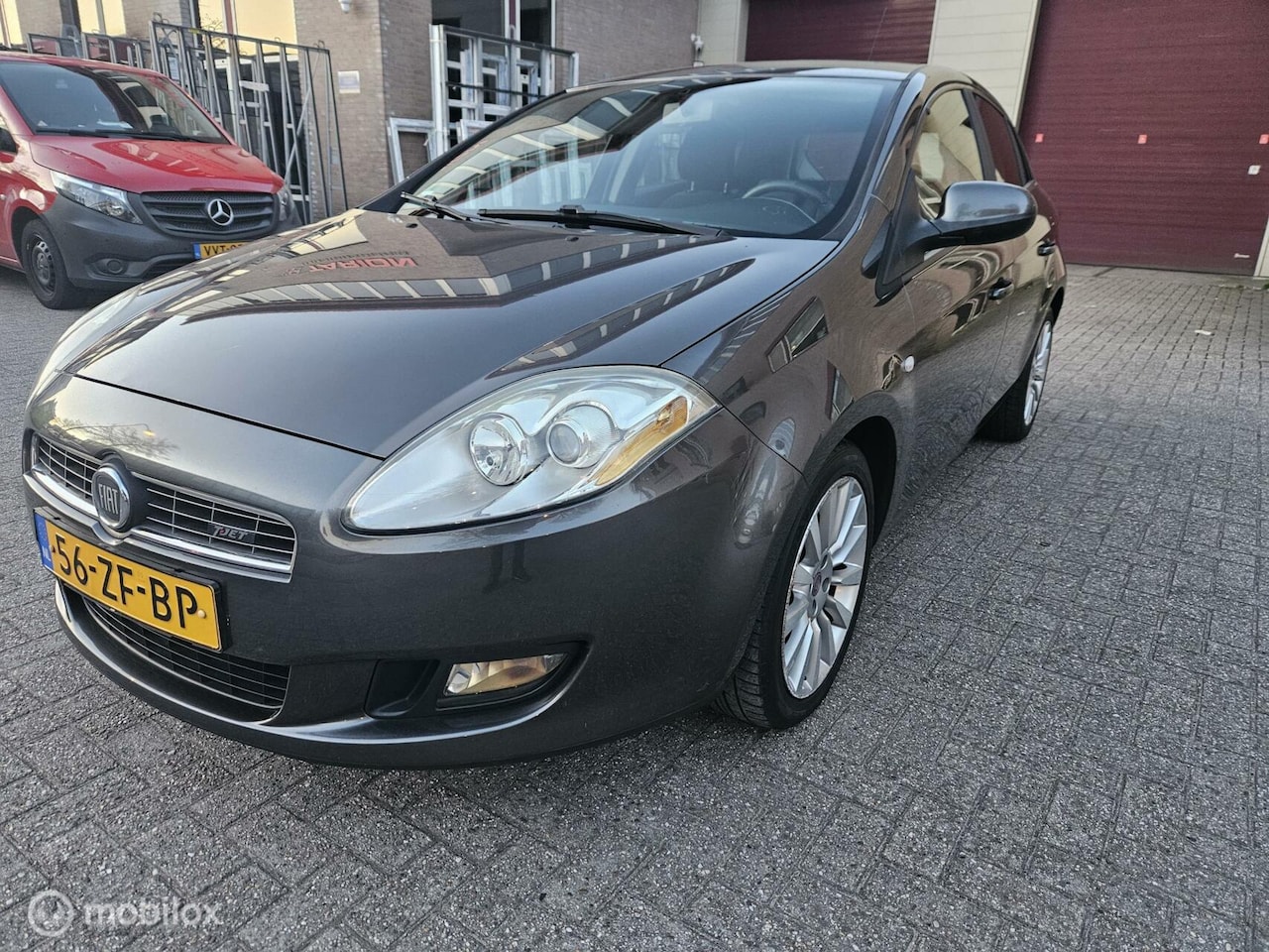 Fiat Bravo - 1.4 T-Jet Emotion 165 PK| Airco| NAP| APK| 5 DRS| - AutoWereld.nl