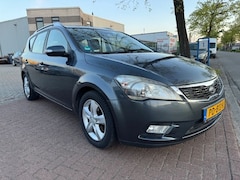 Kia Cee'd Sporty Wagon - 1.6 CVVT X-tra Airco/ECC, Schuif/kanteldak, Stoelverwarming