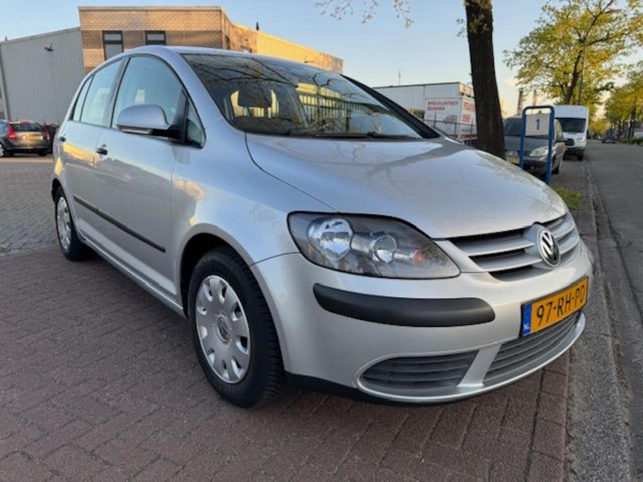 Volkswagen Golf Plus - 1.6 FSI Turijn Airco Nette Auto - AutoWereld.nl